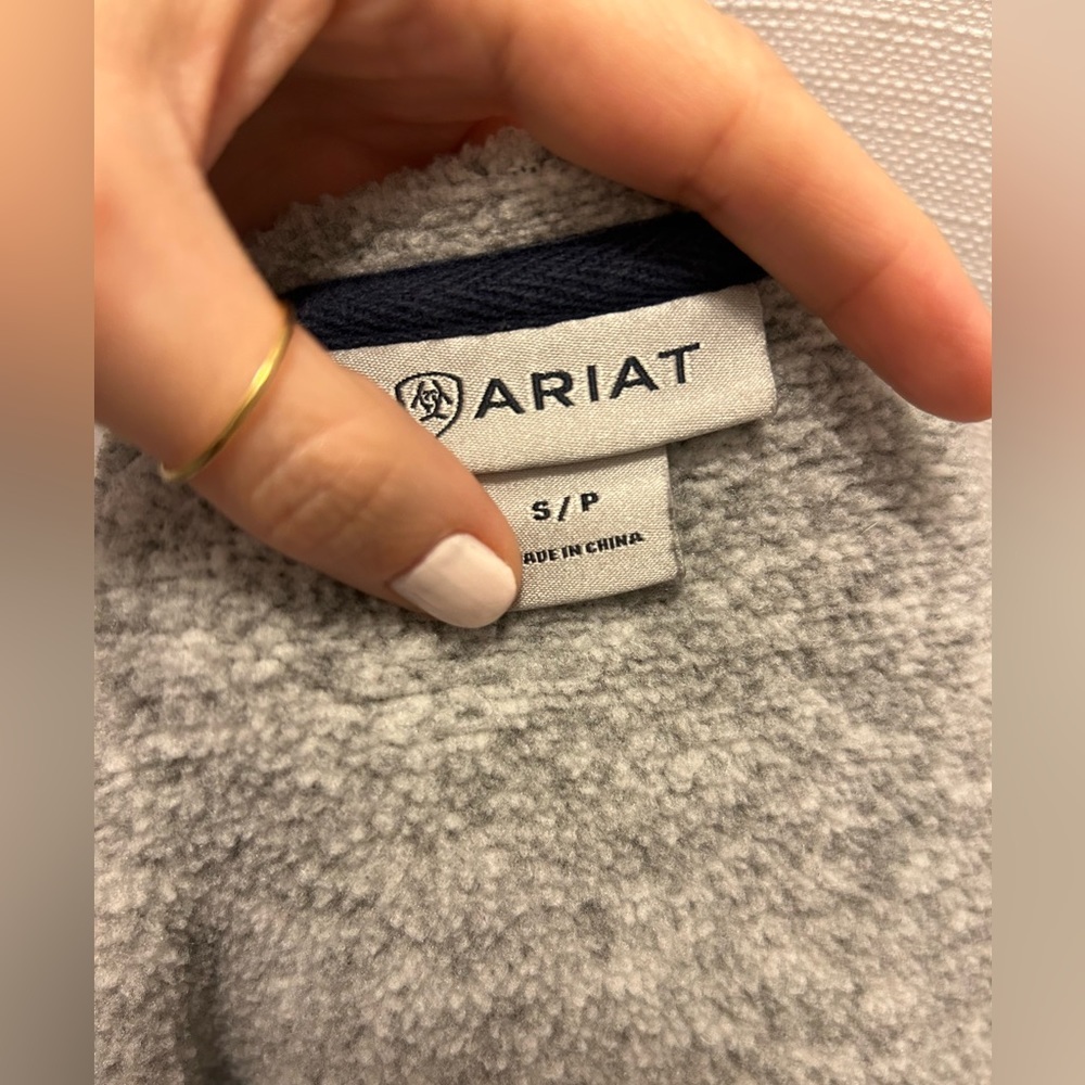 Ariat - Women’s zip-up hoodie with fleece - Picture 3 of 4
